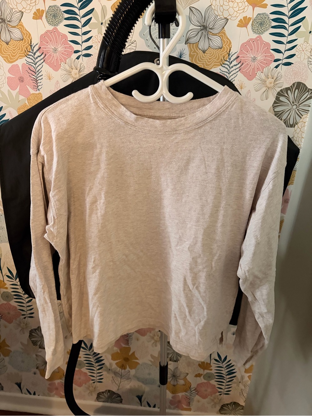 Calvin Klein Women’s Long-Sleeve Crewneck Top